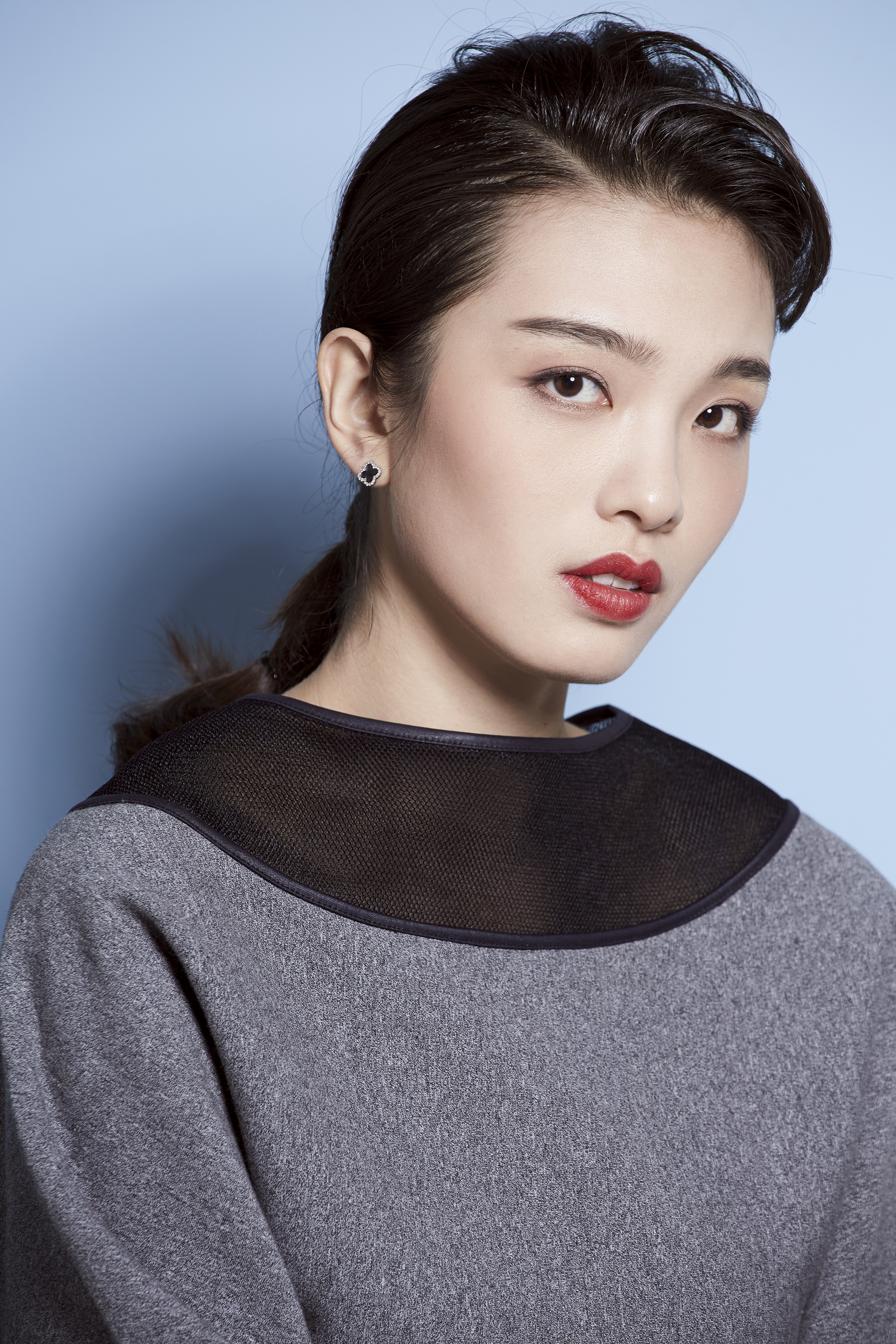  p>张杨智子,出生于新疆乌鲁木齐,中国内地女演员