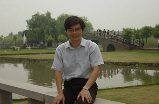 刘镇发_百度百科