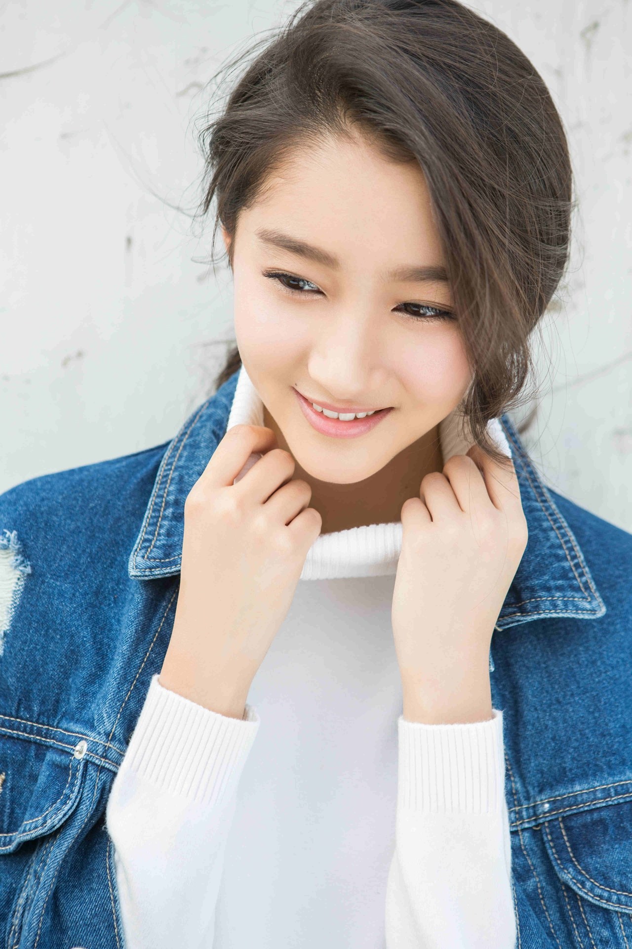  p>关晓彤,1997年9月17日出生于北京市,中国内地影视女演员,歌手.