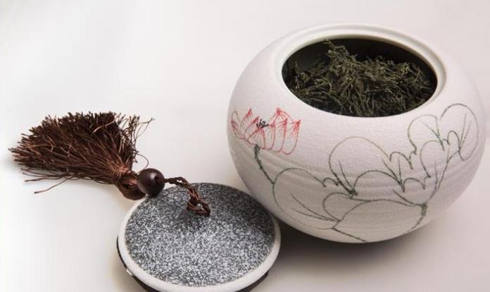  p>冬凌茶采用纯天然珍贵 a target="_blank" href="/item/冰草