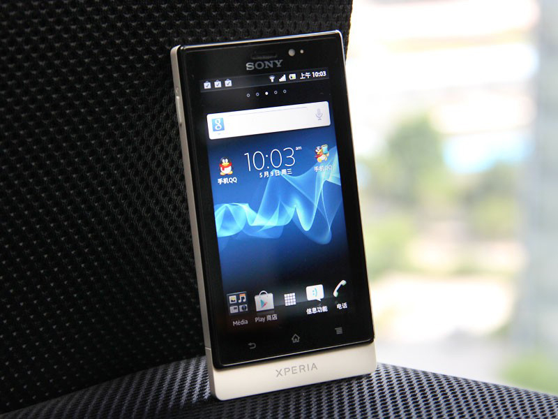 索尼2012年推出的一款中端 a target="_blank" href="/item/智能手机