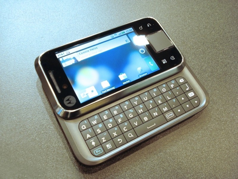  p>摩托罗拉mb508,是一款滑盖手机,主屏尺寸为3.