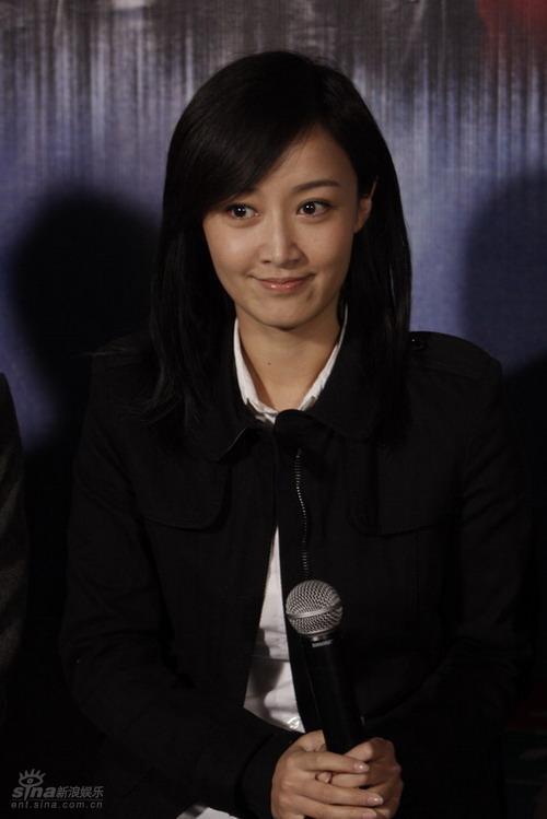  p>赵子琪 i>(原名赵琳) /i>,1976年6月17日出生于北京市西城区,毕业