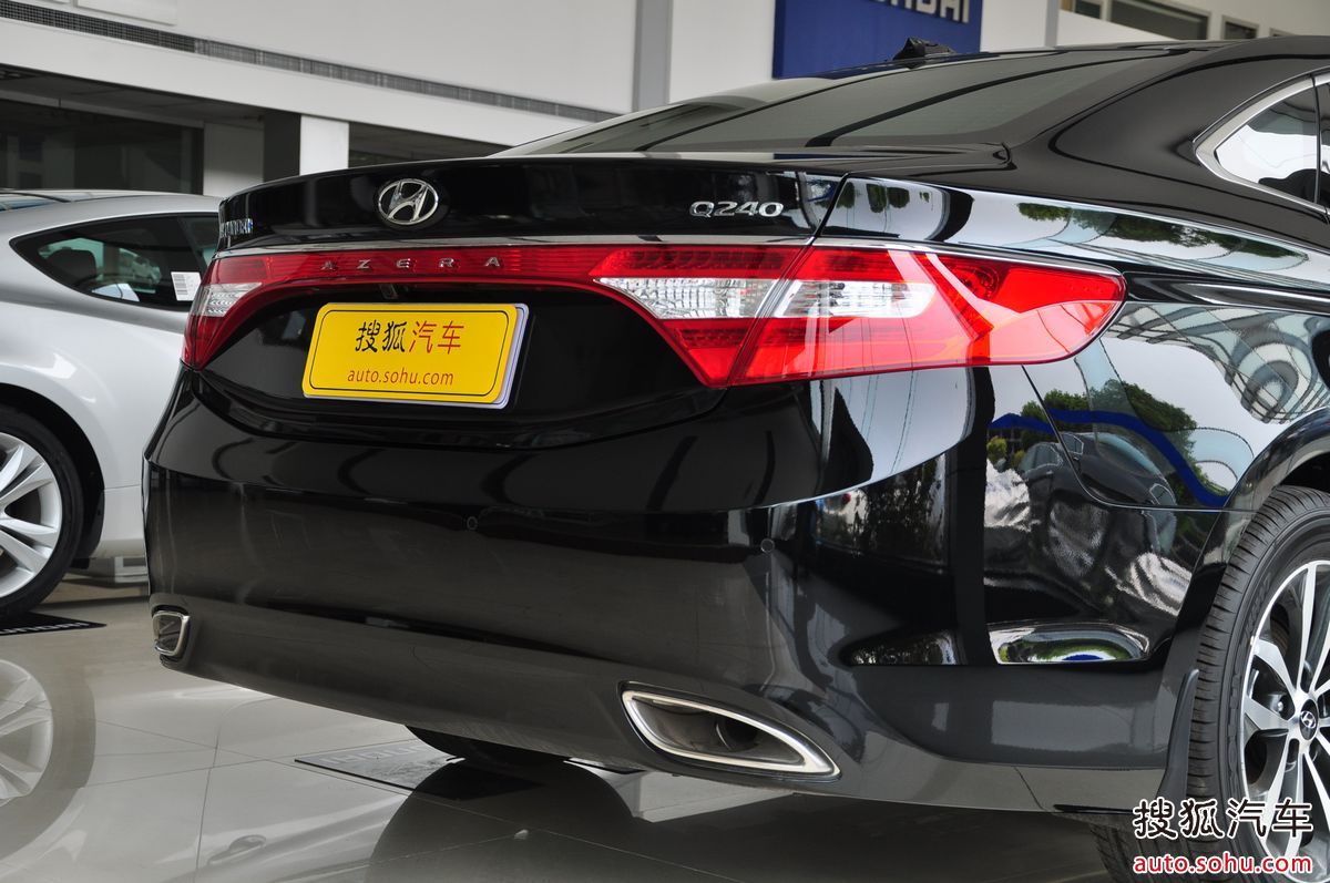 在现代车系里面,azera是一款定位介于equus跟sonata之间的产品,用以