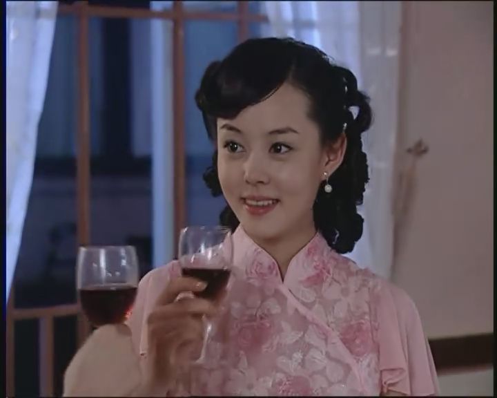 《暗夜心慌慌》是由湖南经视制作的20集悬疑电视剧