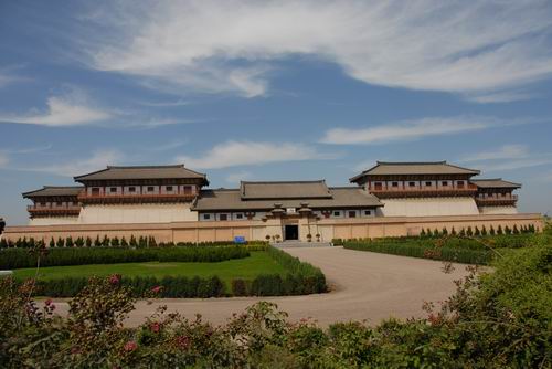 ">汉阳陵博物馆 /a>(hanyangling museum),位于陕西省西安市北郊的 a