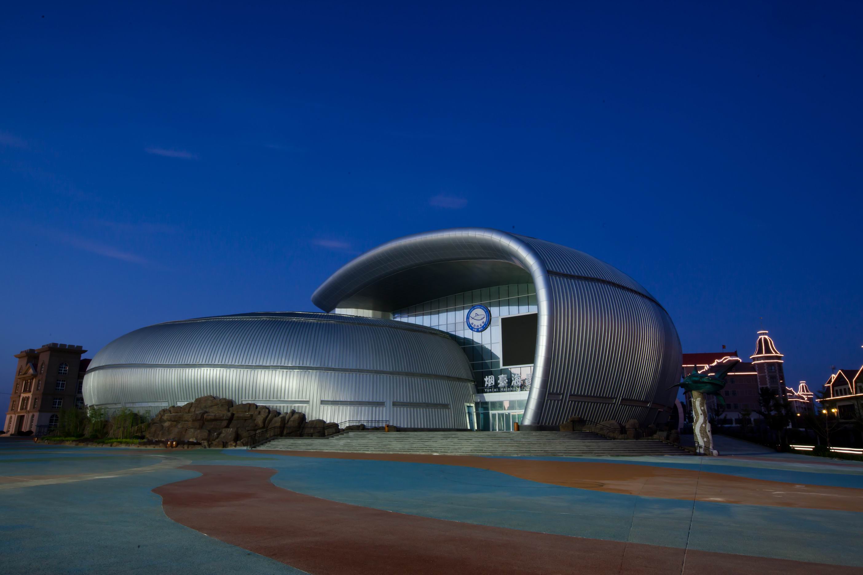  p>烟台海昌鲸鲨馆坐落于风景秀丽的海昌 a target="_blank" href="