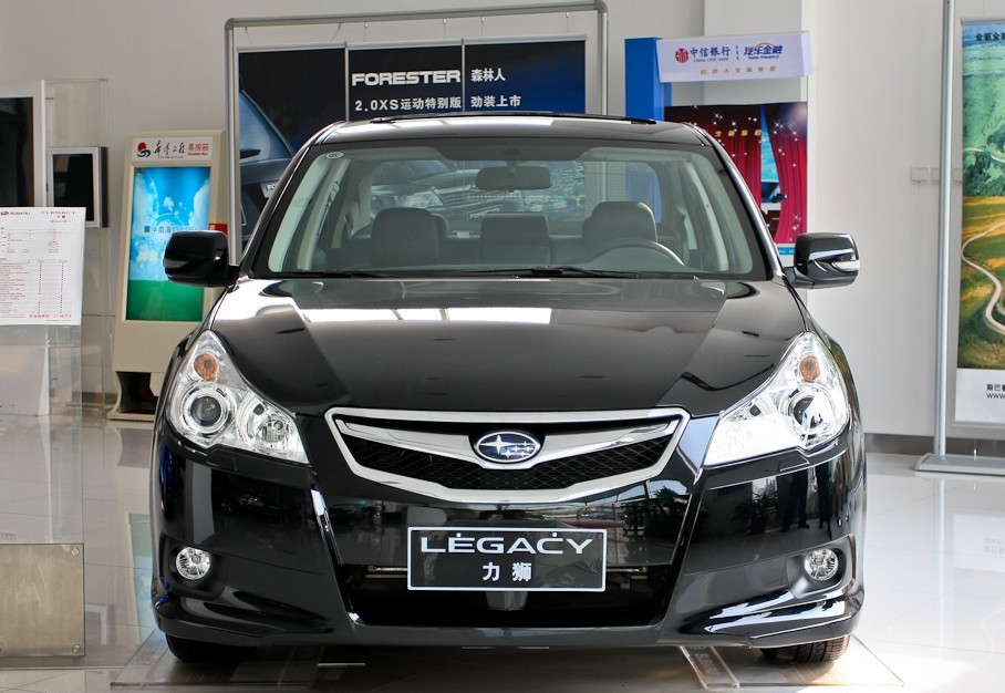  p>斯巴鲁力狮是一款兼顾日常行驶性能和舒适性的汽车,吸收了斯巴鲁