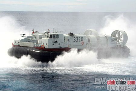  p data-id="gnwg7itq9j">井冈山号两栖船坞登陆舰(舷号:999),是中国