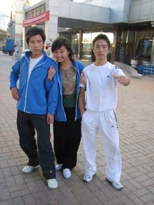  p data-id="gnx5vyc81y">李小飞,男,出生于 a target="_blank" href=