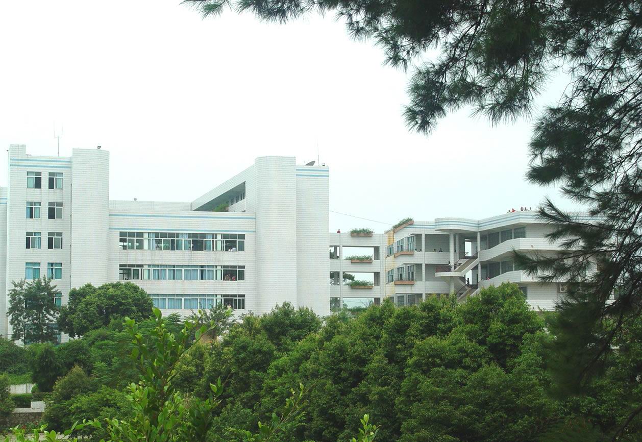  p>广东松山职业技术学院是由广东省人民政府举办,教育部备案,广东省