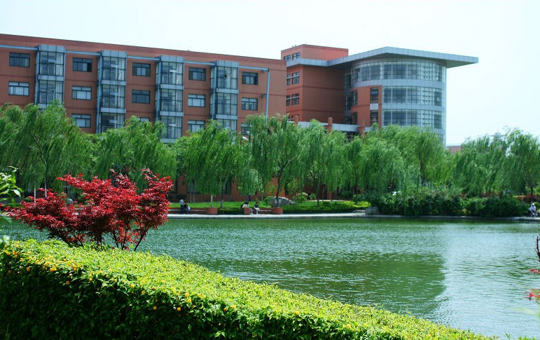jianzhu university)位于山东省济南市,是一所以工为主,以土木建筑