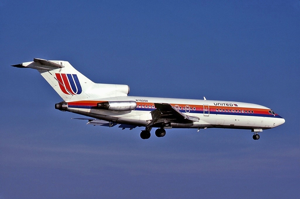  b>boeing 727 /b>)是美国波音公司研制生产的中短程民航飞机