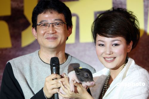  p>黄灿,1975年12月7日出生于新疆 a target="