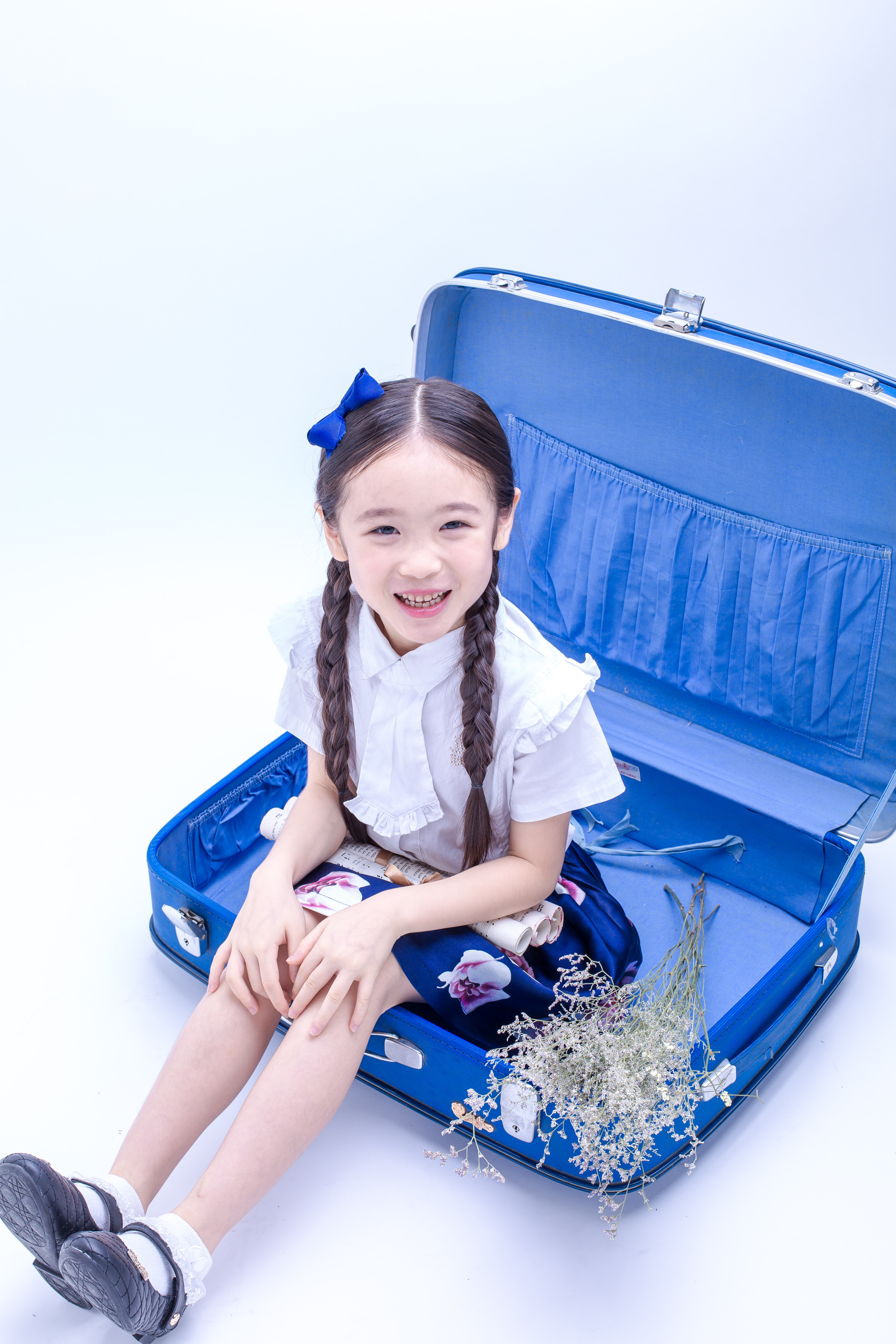  p>邓文怡,2009年11月14日出生于香港,童星,中国香港女歌手.