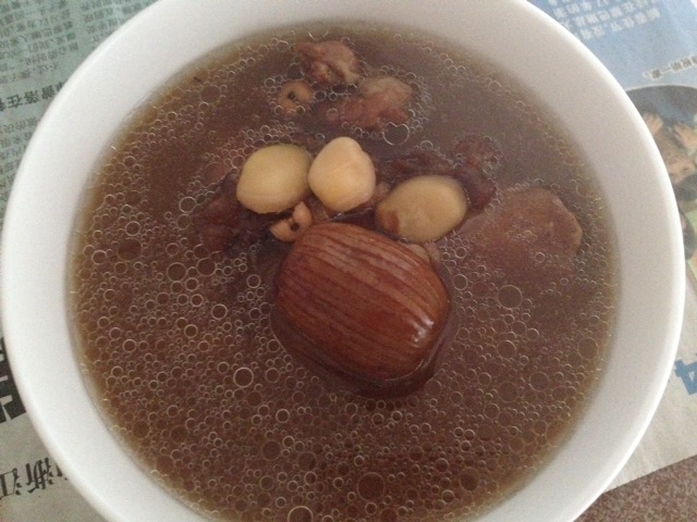 鲜土伏苓赤小豆煲猪骨汤