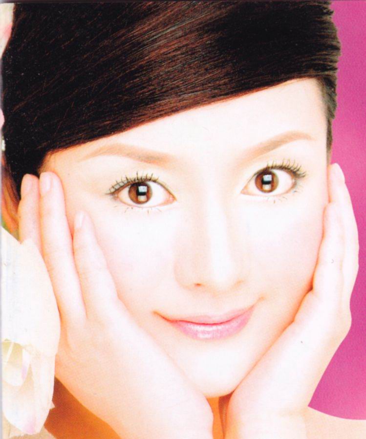  p>周虹,1980年出生于四川省,中国女歌手.