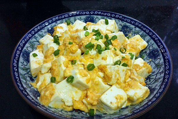  p>蟹黄豆腐也称为 a href="#" data-lemmaid="5260321">蟹黄烧豆腐 