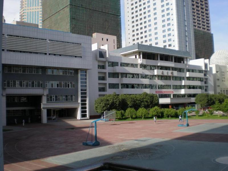 1 senior high school i>), /i>简称乌鲁木齐一中,乌市一中,创办于