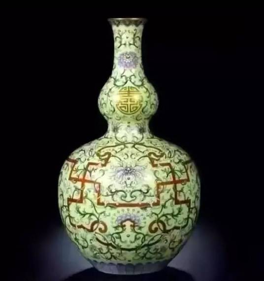 清乾隆浅黄地洋彩锦上添花万寿连延图长颈葫芦瓶_百度百科