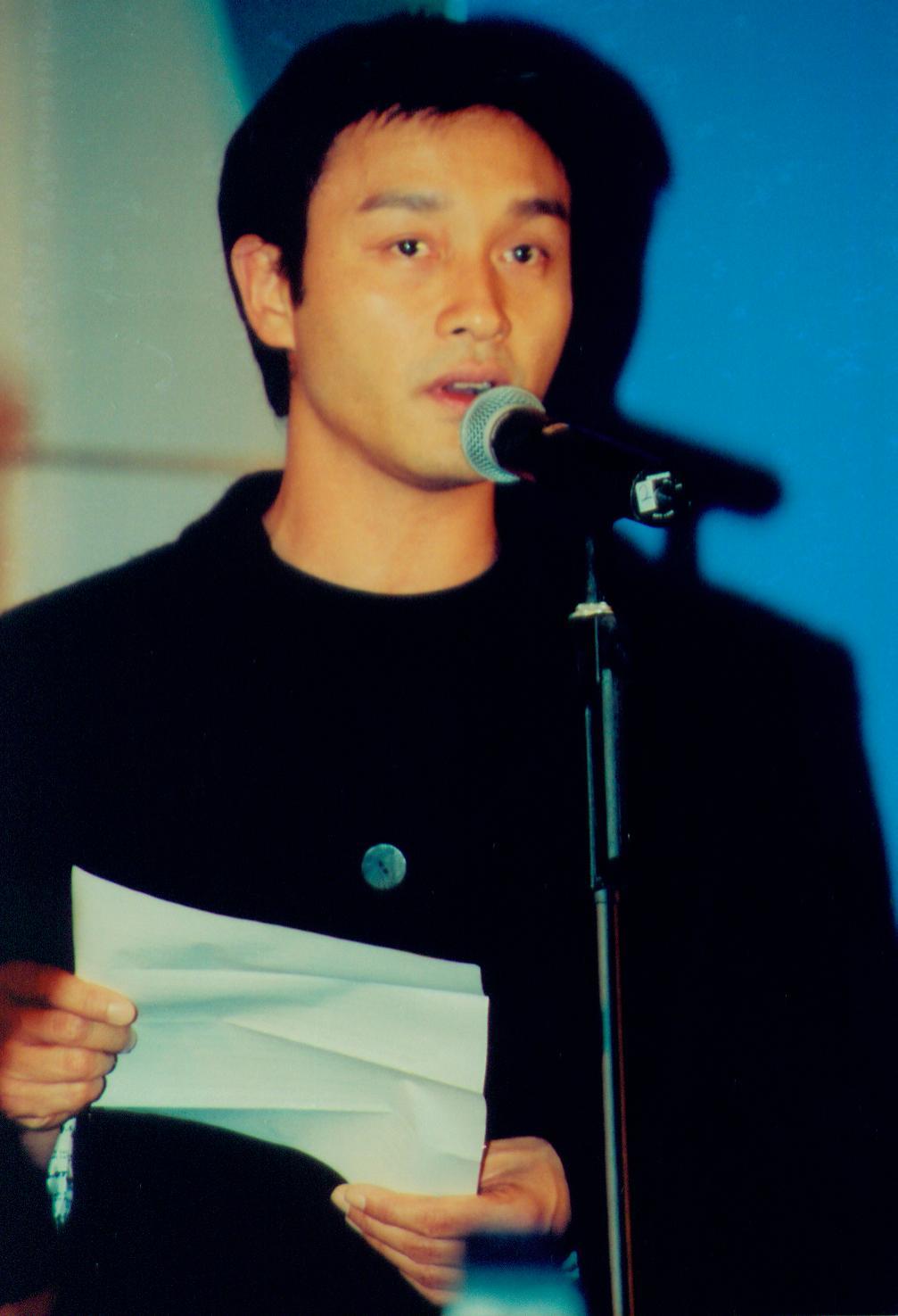  p>张国荣(1956年9月12日-2003年4月1日),出生于香港,中国香港男歌手