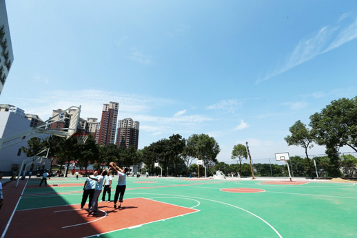  p>株洲市景弘中学地处荷塘区桂花路,是2004年创办的一所民办初中.