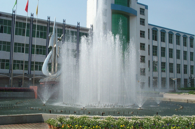 target="_blank" href="/item/江西省萍乡市芦溪中学/5209621" data