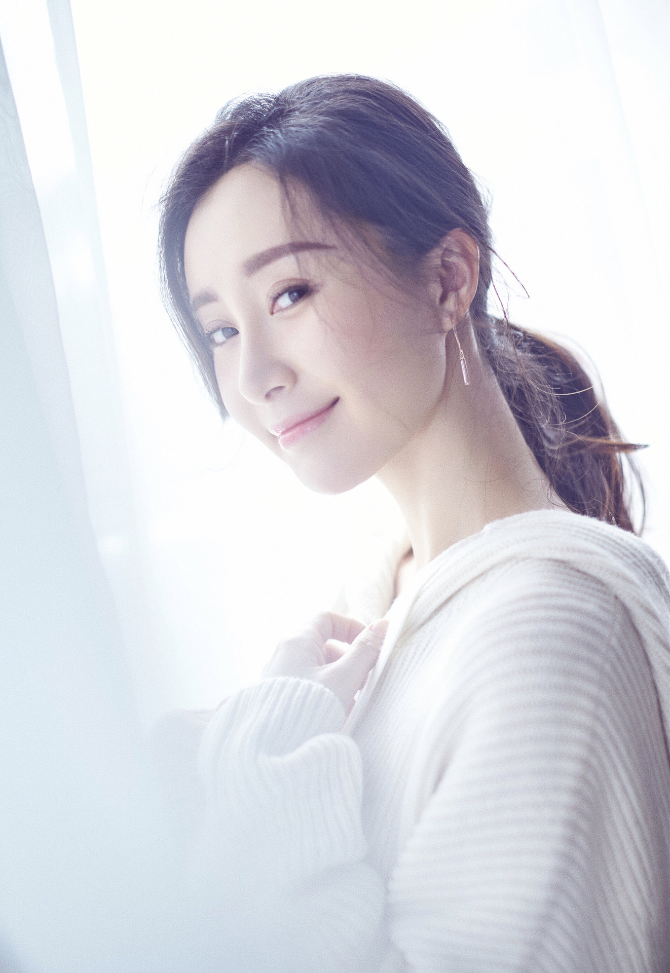 id="sutdqfzqj6wc">2 /sup>,祖籍重庆,自幼在北京长大,中国内地女演员