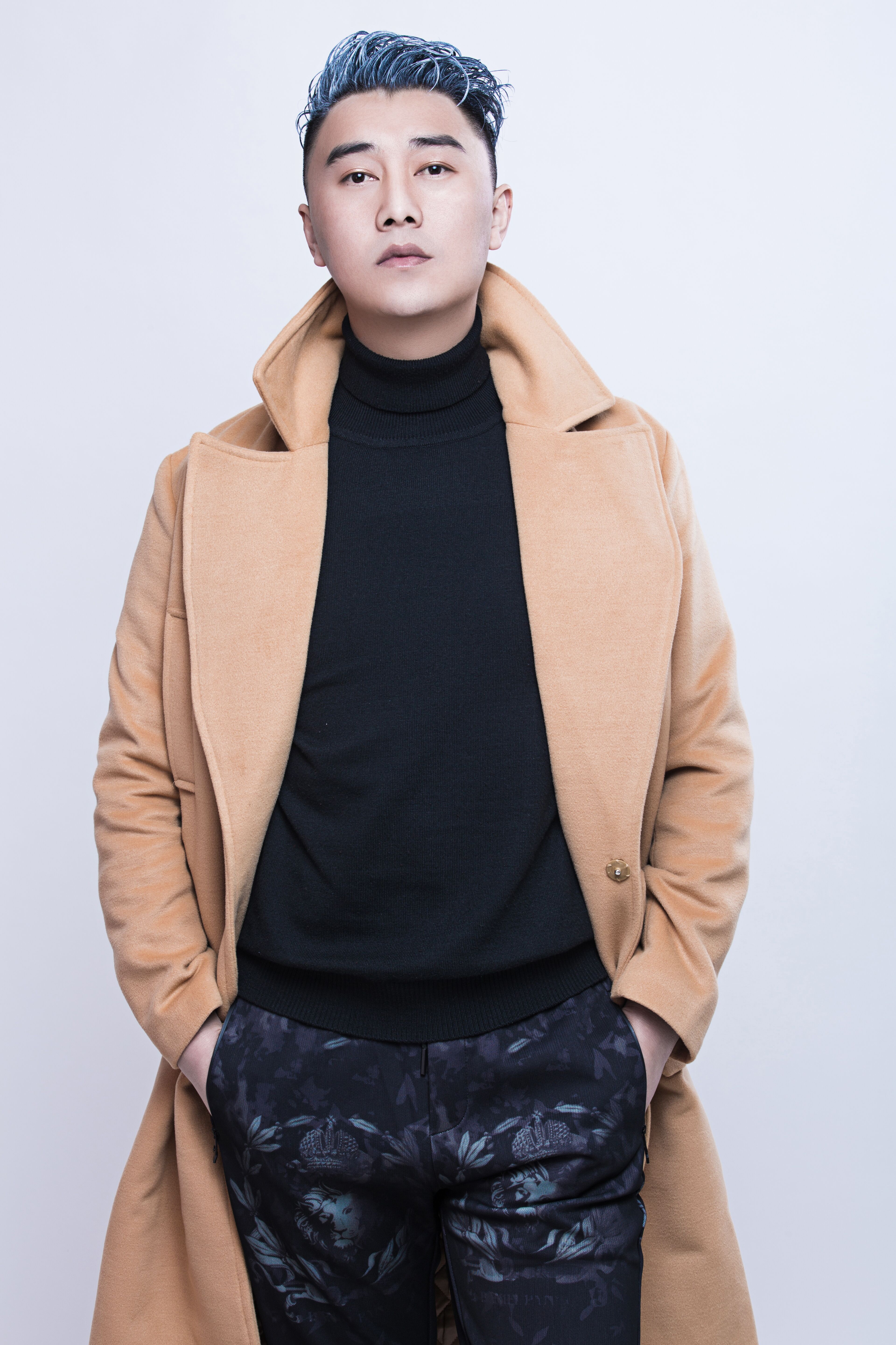  p>莫日根,蒙古族男歌手,演员,代表作品有歌曲《 a target="_blank"