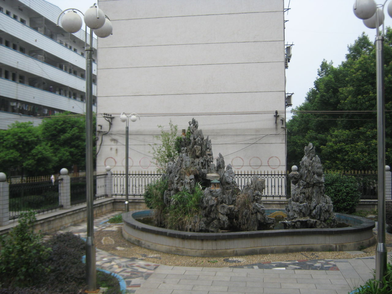  p>衡南县第五中学(简称:衡南五中),是衡阳市重点中学;学校坐落于衡南