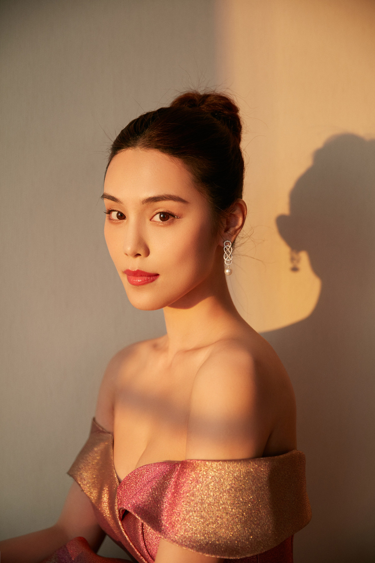 dantong),原名韩丹彤,1989年11月14日出生于山东济南,中国内地女演员