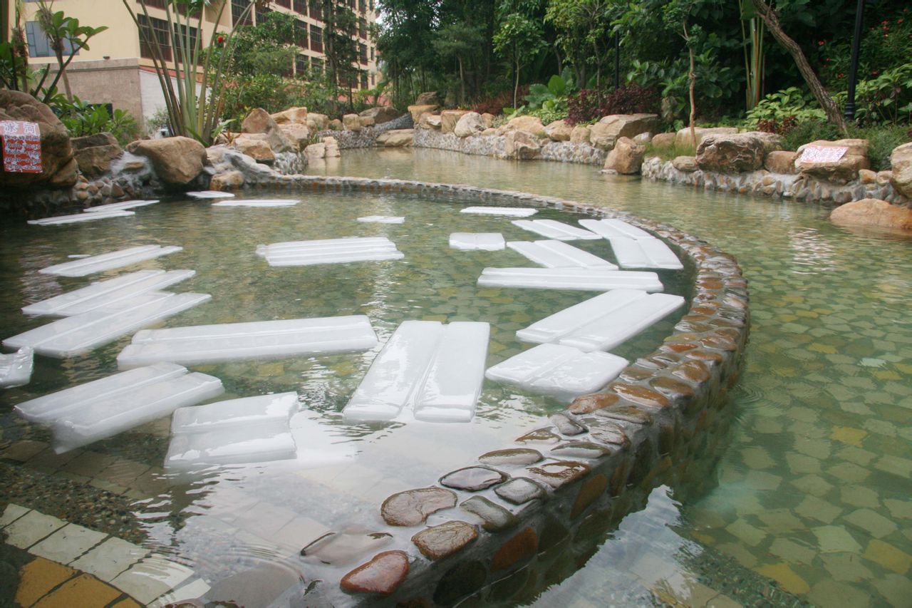  p> a href="#" data-lemmaid="4821596">南昆山 /a>云顶温泉坐落于