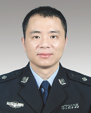  /p> p>现任浙江省台州市温岭市大溪镇党委委员,大溪派出所所长. /p>