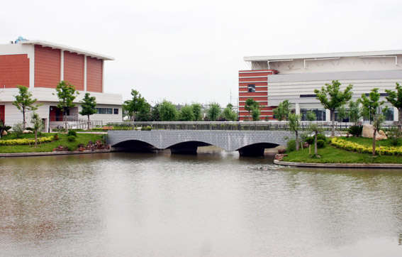 上海市奉贤中学