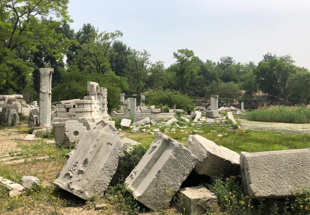 始建于1707年(清康熙四十六年),由圆明园及其附园长春园和绮春园(后