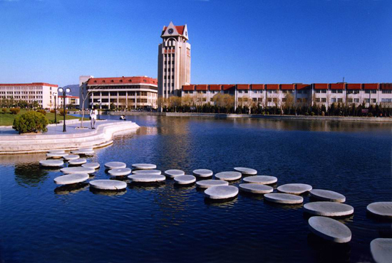  p>烟台大学( i>yantai university /i>)位于山东省 a target="_blank