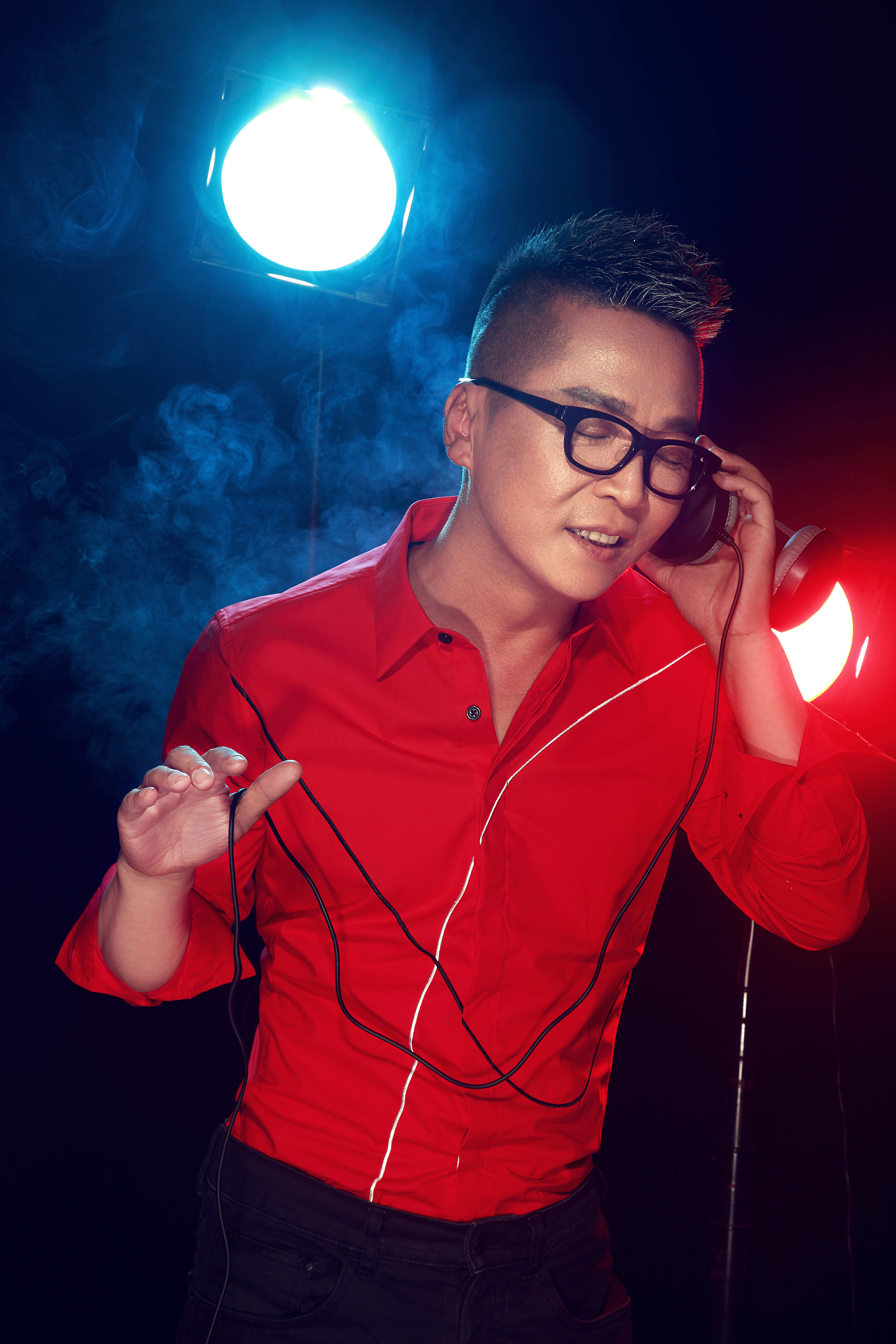 chunbo li,毕业于北电导演系,中国内地男歌手,词曲作家,导演,中国流行