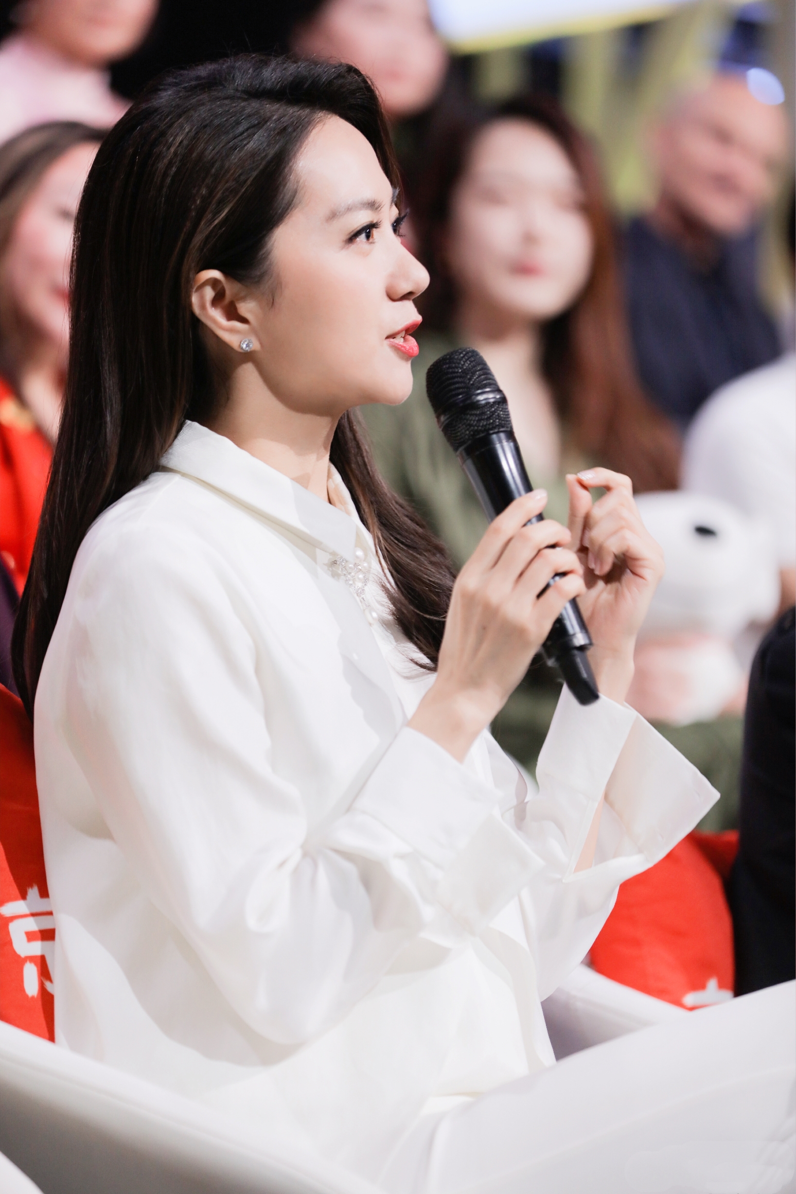 财经频道主持人张静出生年月(财经频道主持人张静老公)