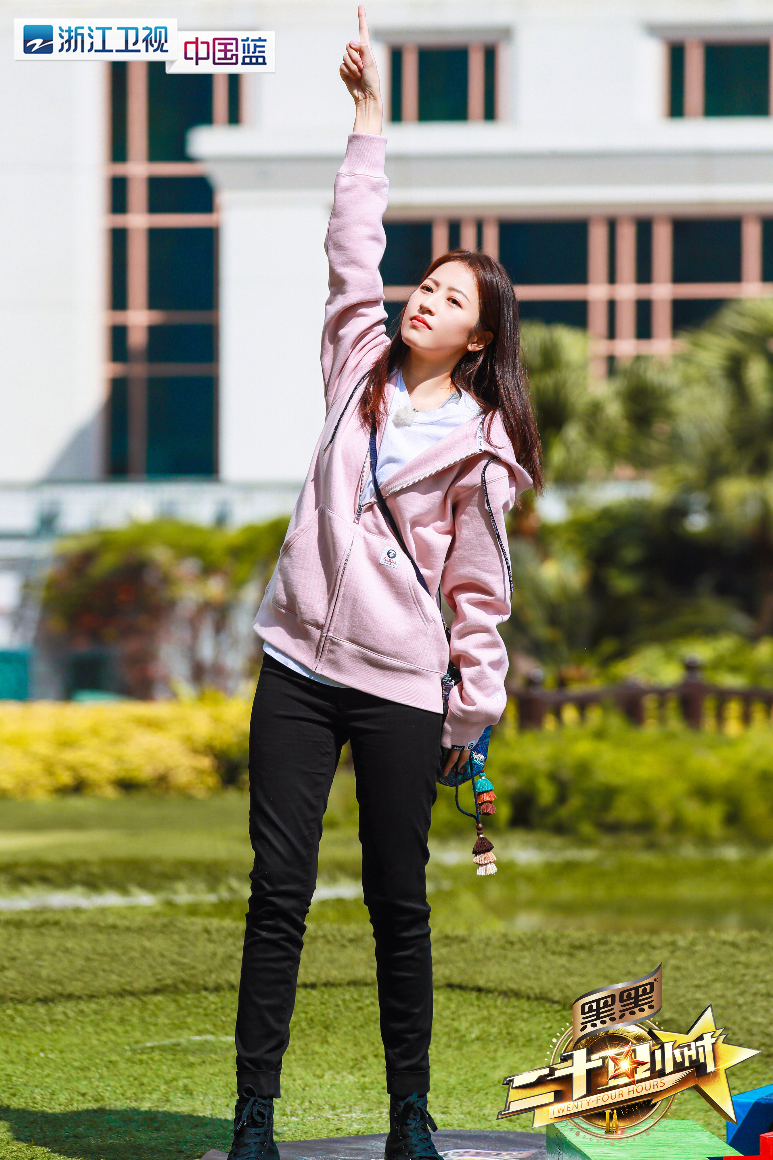  p>周雨彤,1994年9月21日出生于安徽省淮南市,中国内地女演员,毕业于 