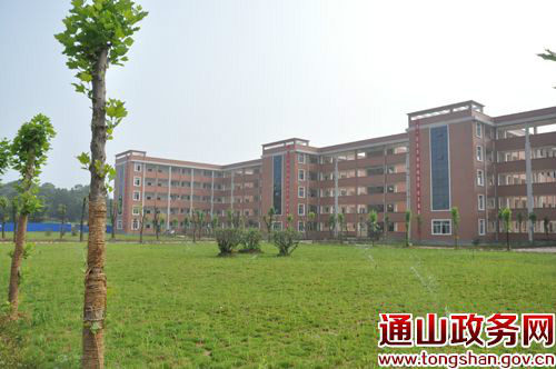  p>湖北省通山县职业教育中心创办于1986年,一所涵盖高等教育,中等