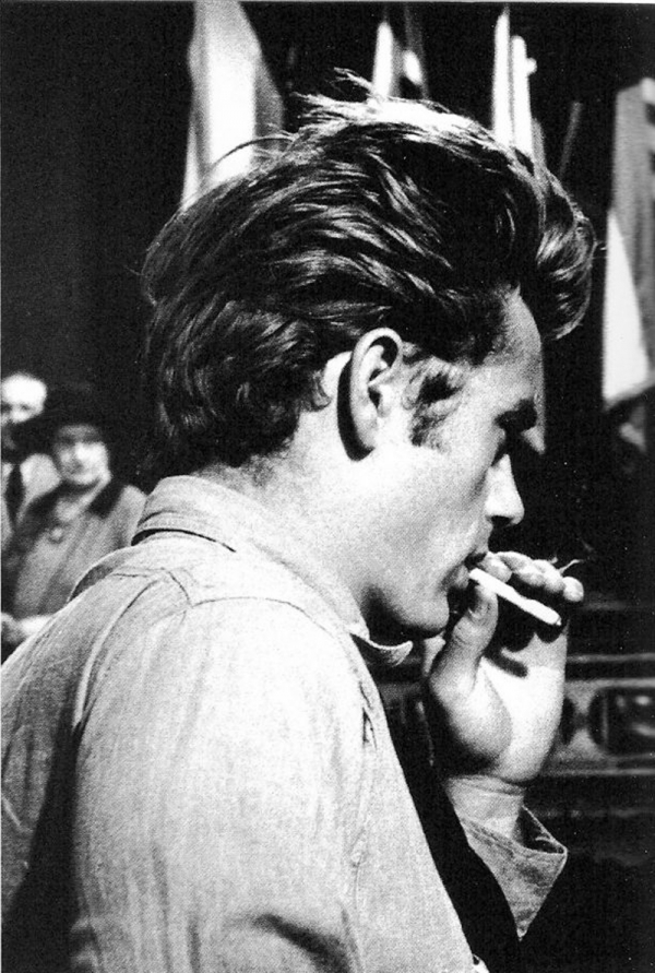  p>詹姆斯·迪恩(james dean,1931年2月8日-1955年9月30日),出生于