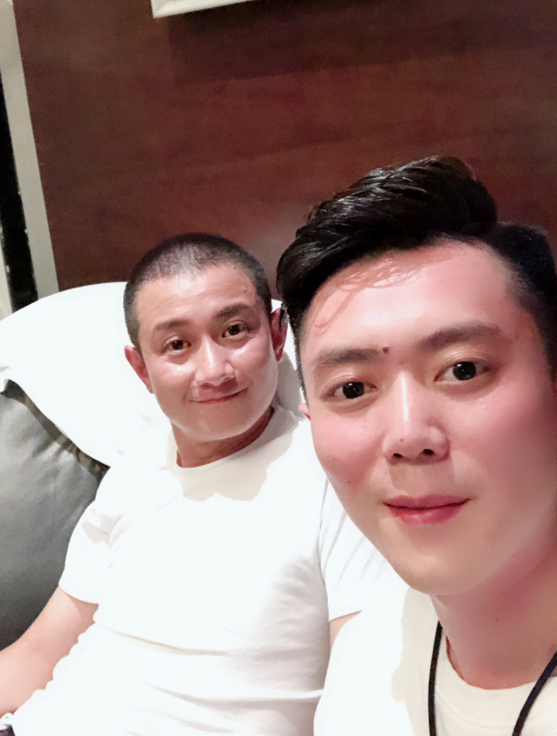 1989年8月6日出生于四川成都,2006年参加空军部队,2008年曾经参加过