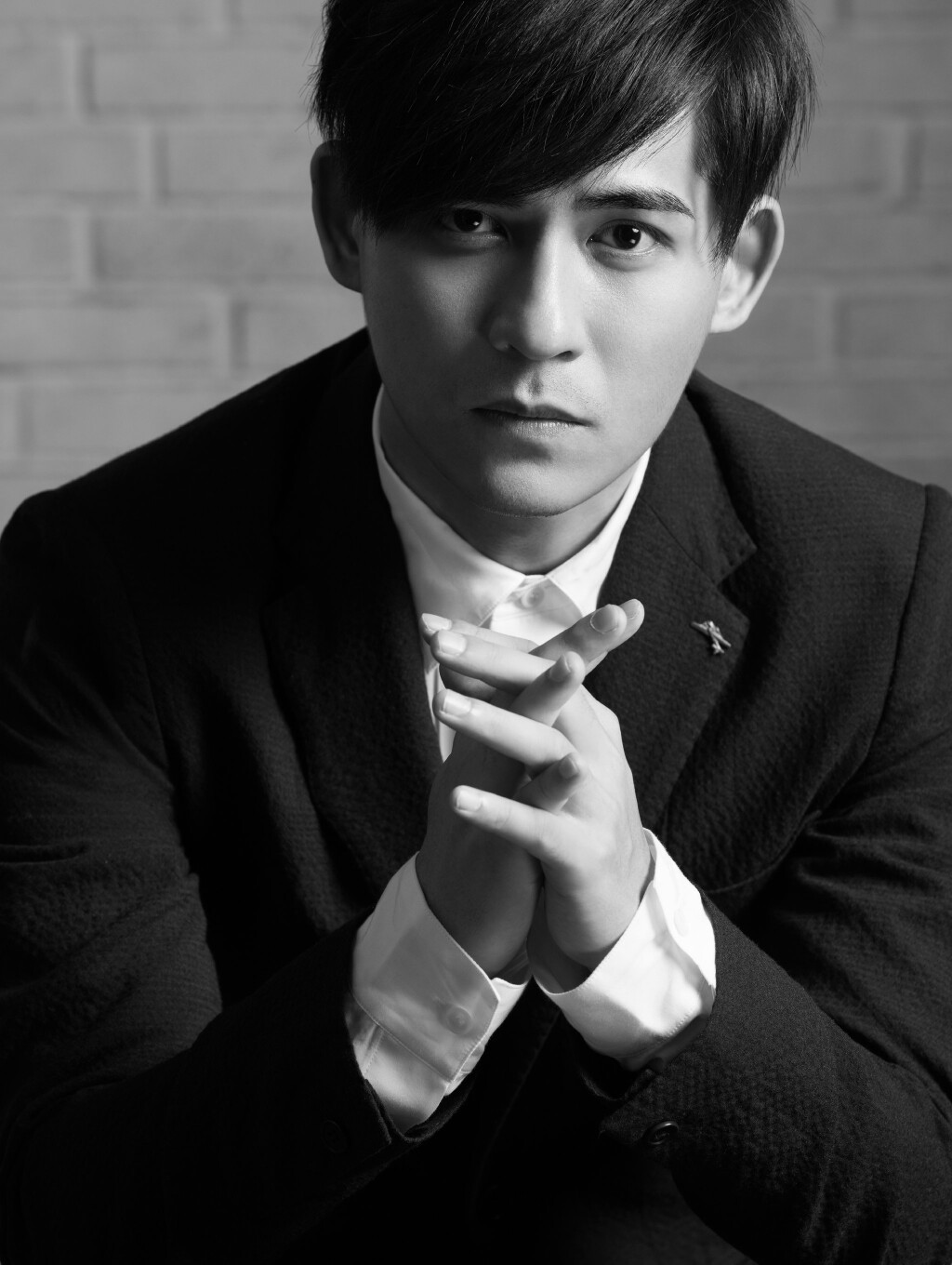  p>周渝民(vic chou),1981年6月9日出生于台湾省宜兰县,中国台湾影视