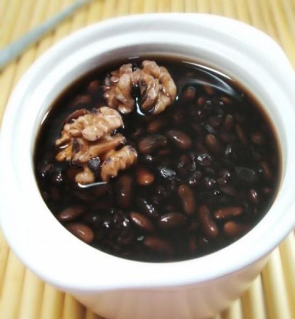 桃仁黑豆汤