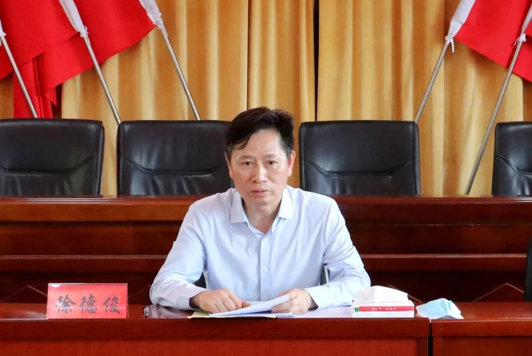  p data-id="gnwpwqgfun">徐德俊,男,福建莆田人,1967年2月出生,中共