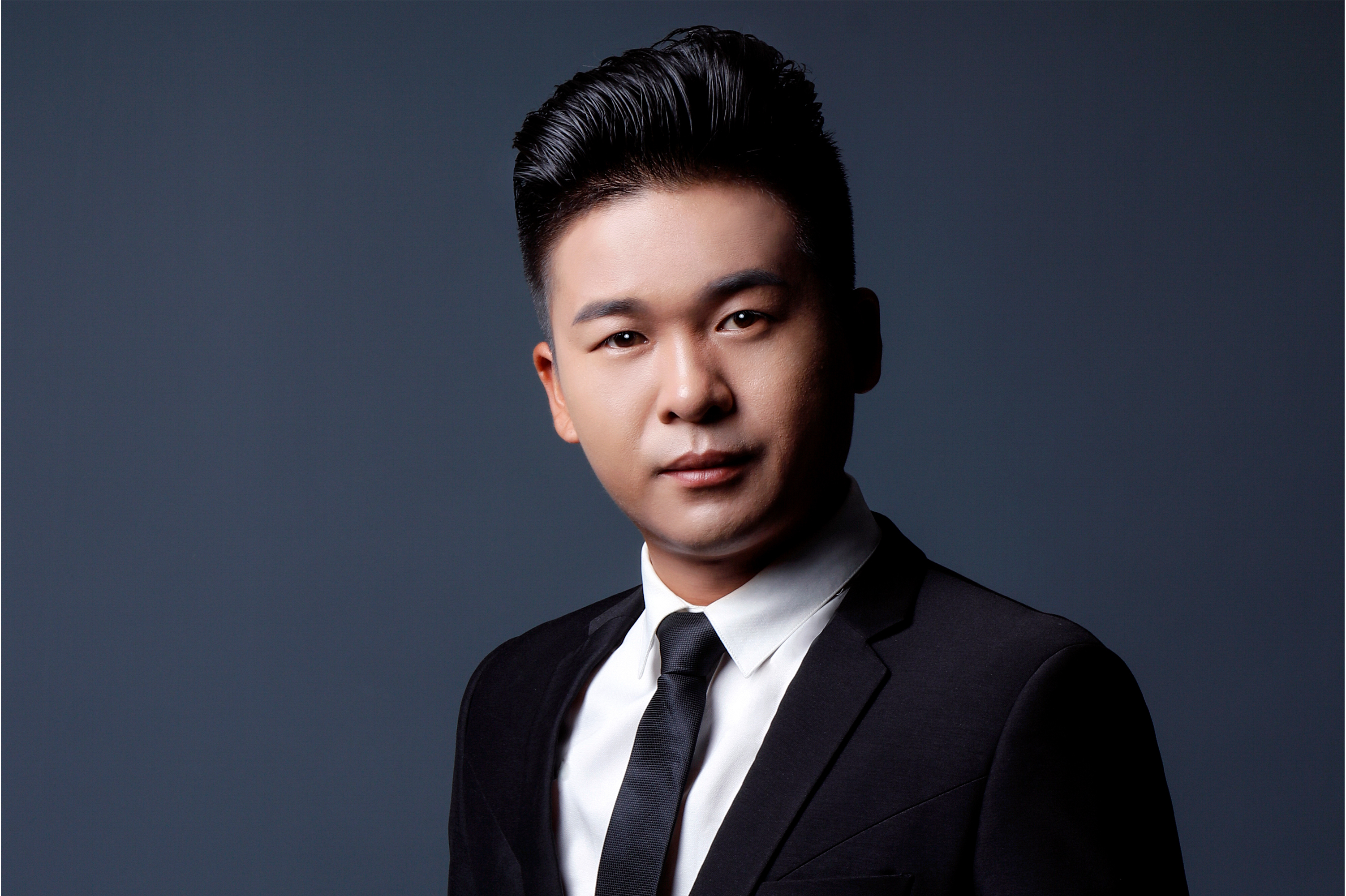  p>《爹妈为了啥》是孙鹏飞演唱的一首歌曲,由孟彦作词,作曲,柴与伦