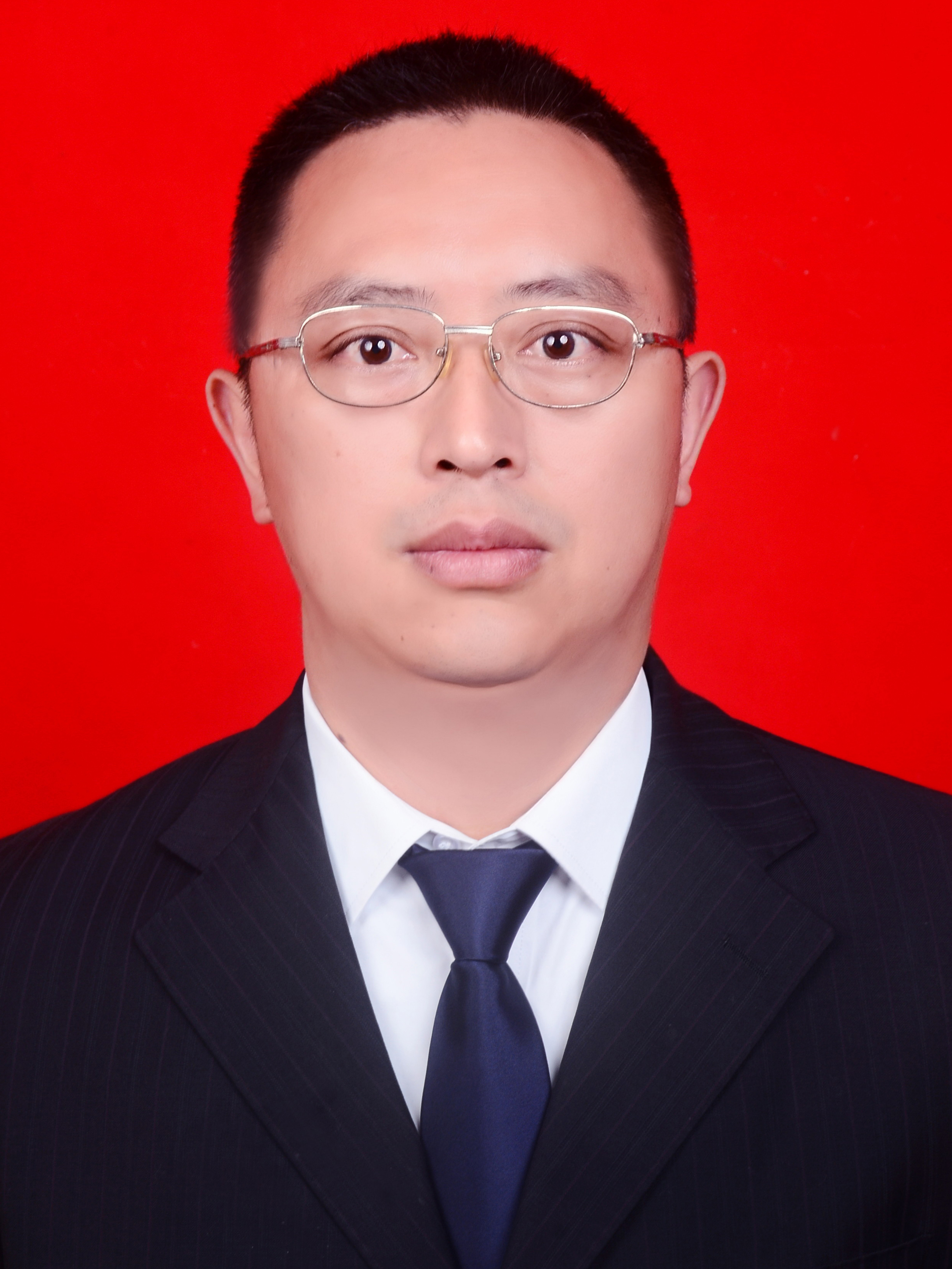 现任重庆市开州区金峰镇党委副书记,镇长.