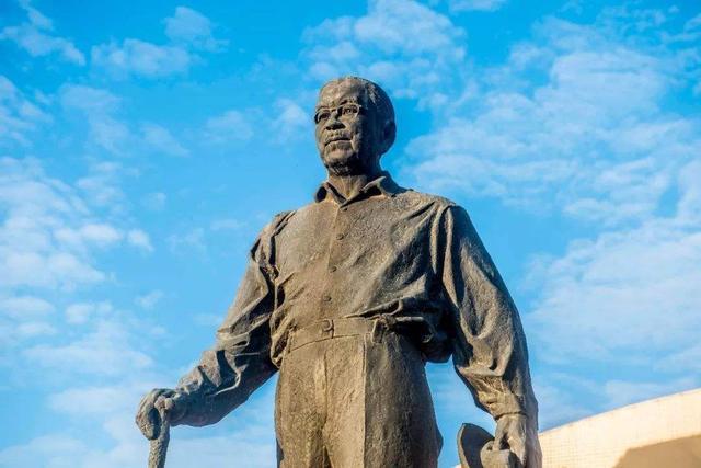 爱国华侨陈嘉庚：唯一被印上新加坡新钞的中国人_百科TA说