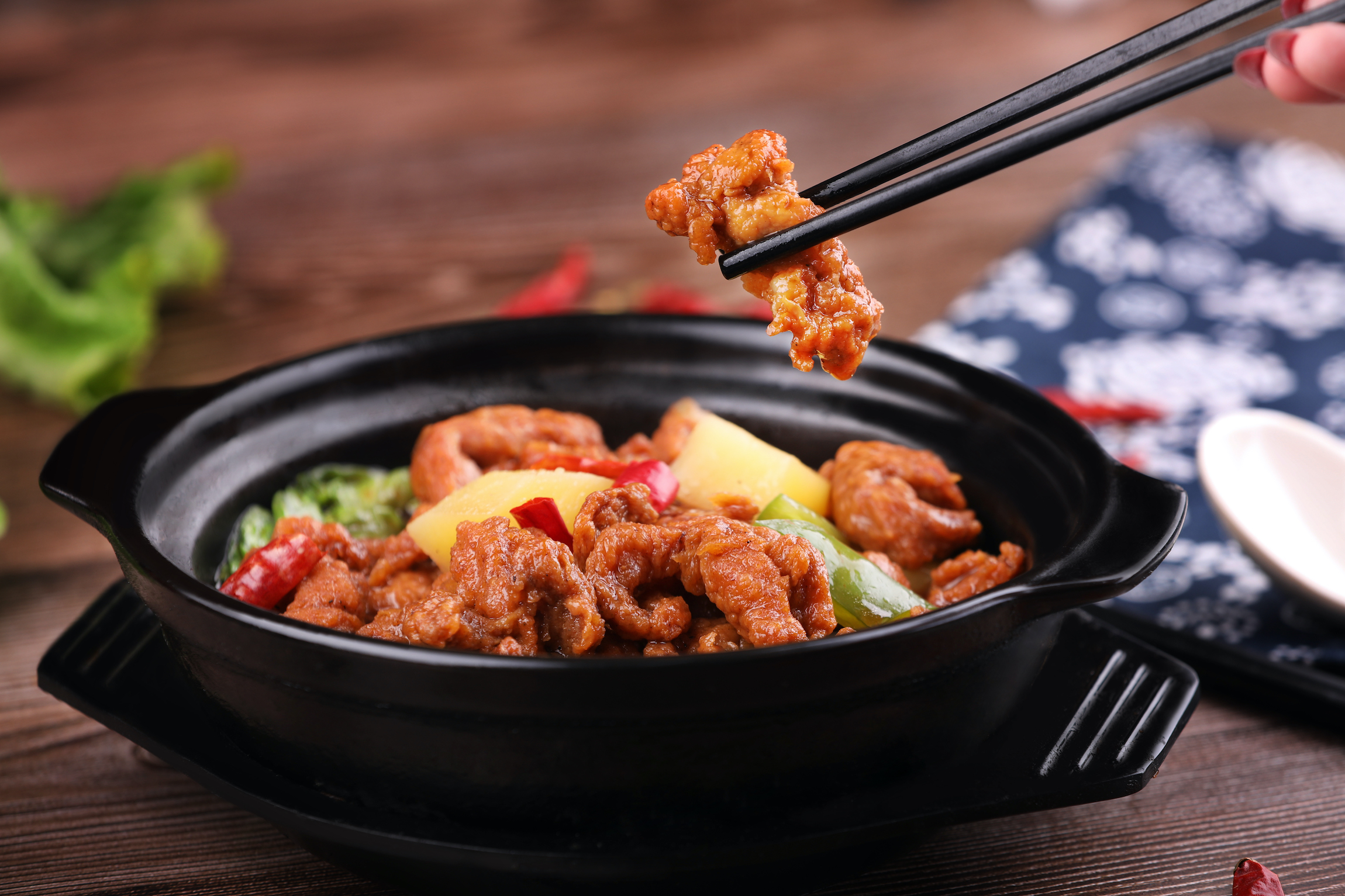 主要经营:黄焖鸡,黄焖排骨,黄焖酥肉,黄焖茄子,黄