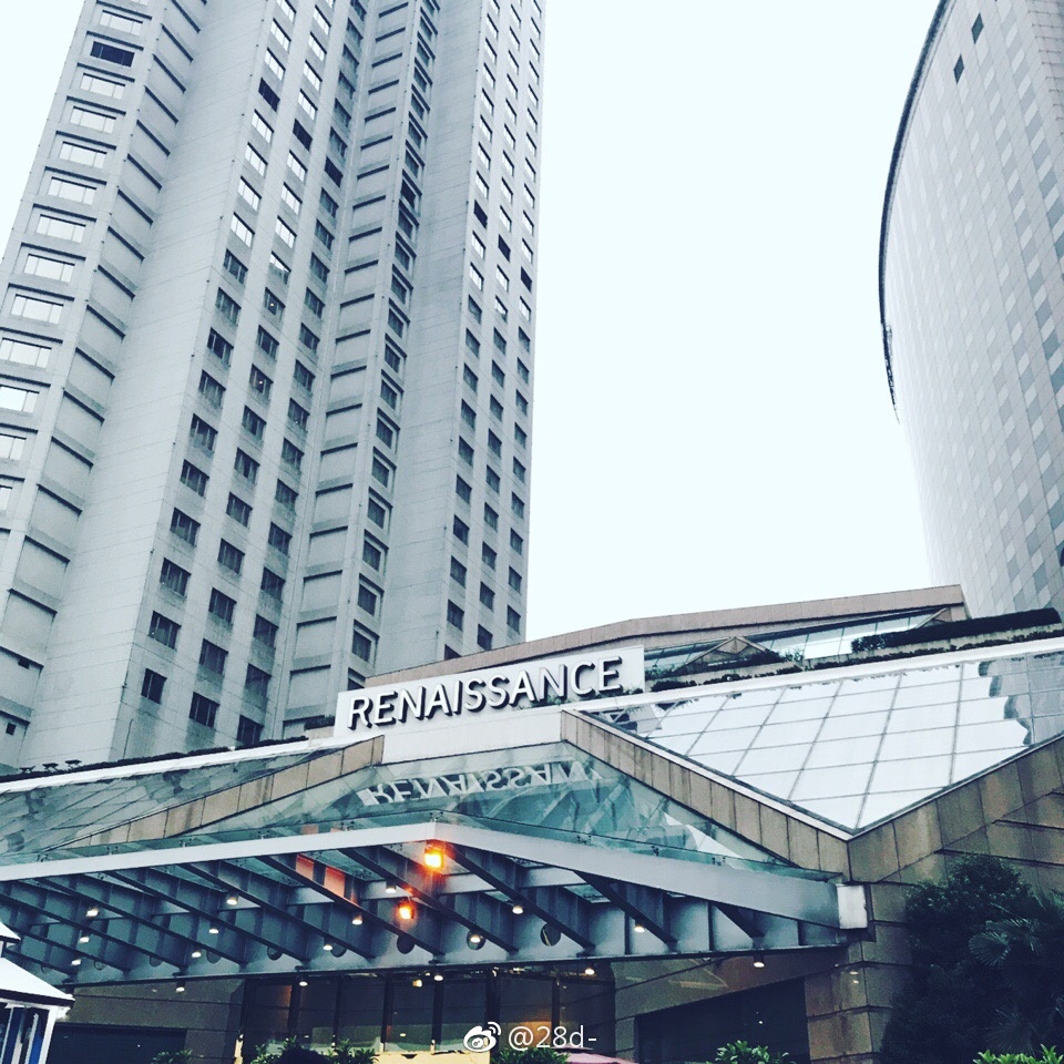  p data-id="go0e36yrn9">上海扬子江万丽大酒店是一家集住宿,餐饮